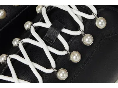 Aldo Perlah In Black