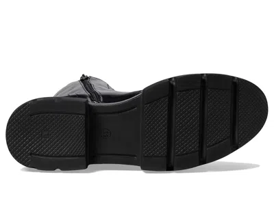 Eric Michael Vivica In Blue