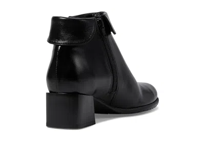 Eric Michael Sonia In Black