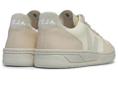 Veja V-10 In Neutral
