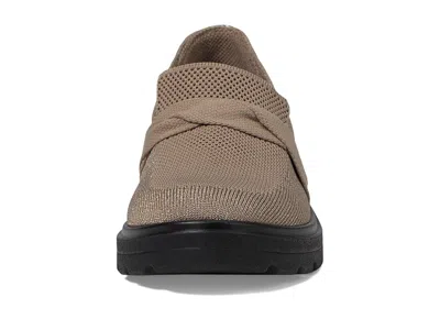 Bzees Muse Bow In Brown