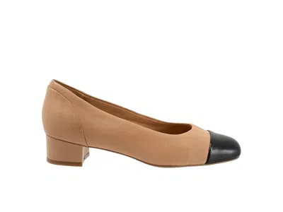 Trotters Daisy Pump In Pink