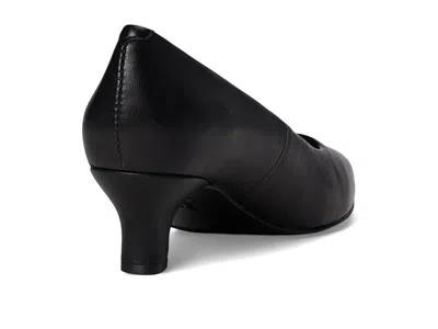 Trotters Kate Pump In Black
