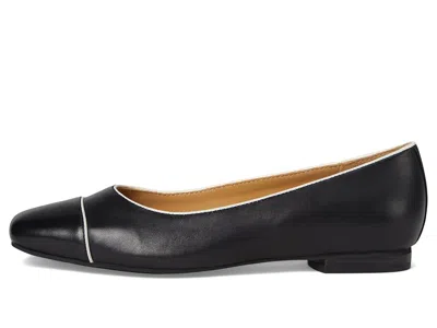 Trotters Harbor Flat In Black