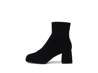 Vaneli Vava In Black