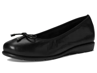 Spring Step Chesser In Black