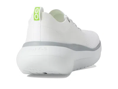 Oofos Oomy Stride In White