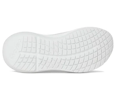 Oofos Oomy Stride In White