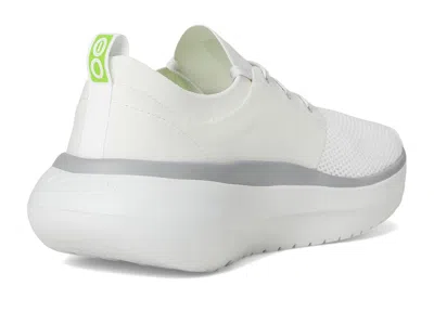 Oofos Oomy Stride In White