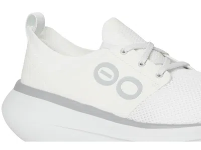 Oofos Oomy Stride In White