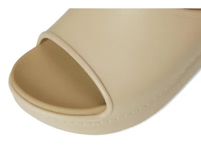 Dansko Devyn In Sand