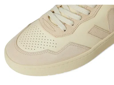 Veja V-90 In Neutral