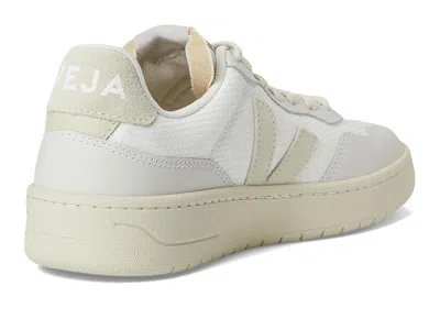 Veja V-90 In White