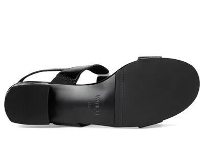 Vaneli Hatty In Black