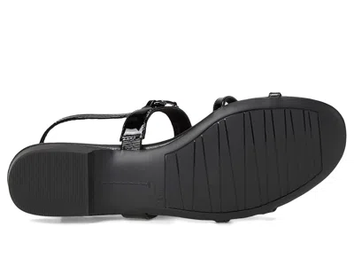 Vaneli Banjel In Black