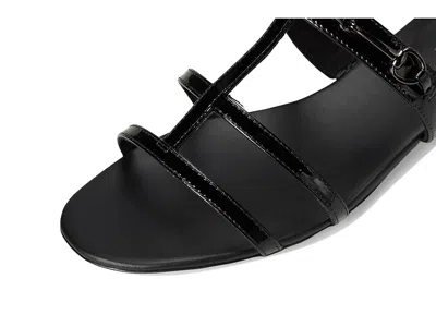 Vaneli Banjel In Black