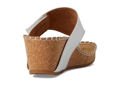 Comfortiva Edwyn Platform Wedge In White