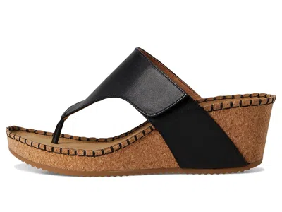 Comfortiva Edwyn Platform Wedge In Multi