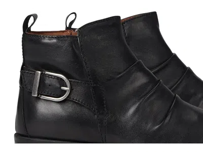 Cobb Hill Nessa In Black