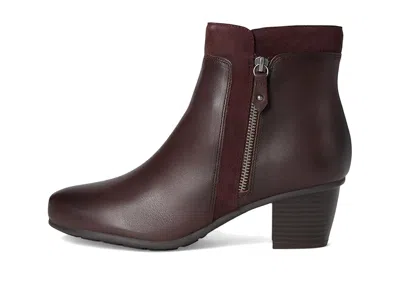 Cobb Hill Wynter In Red