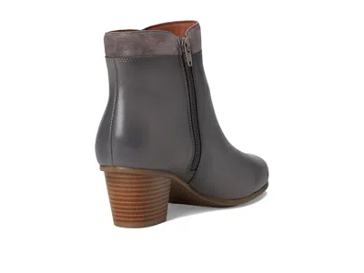 Cobb Hill Wynter In Gray