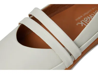 Softwalk Devon In White