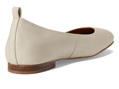 Softwalk Kiris In White