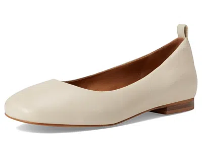 Softwalk Kiris In White