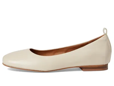 Softwalk Kiris In White