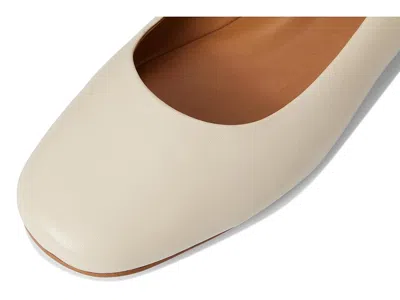 Softwalk Kiris In White