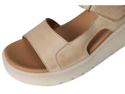 Born Kit Wedge Sandal In Brown