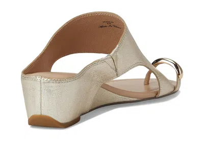 Donald Pliner Vesna Toe Loop Wedge Sandal In Platino