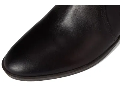 Naturalizer Rena2 Boots In Brown