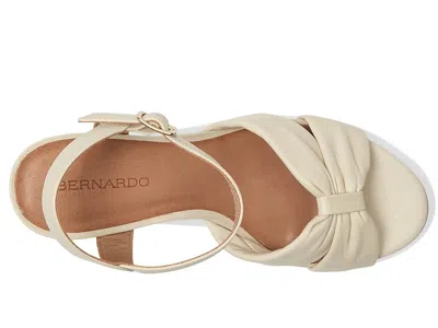 Bernardo Veronika In White