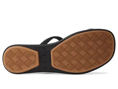 Reef Water Willow Marina In Burgundy