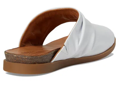 Spring Step Bates In White