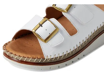 Spring Step Minisia In White