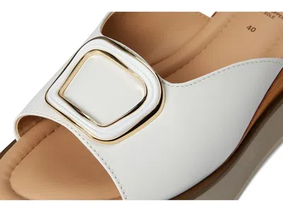 Spring Step Newwell In White