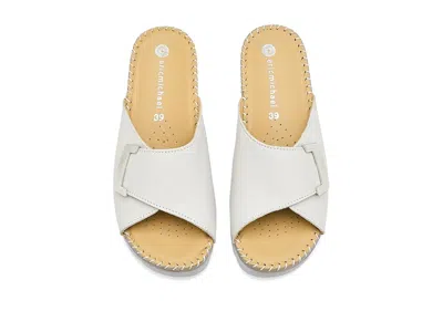 Eric Michael Agua In Brown