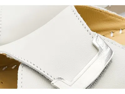 Eric Michael Agua In Brown