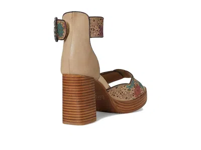 L'artiste By Spring Step Bangles In Sand