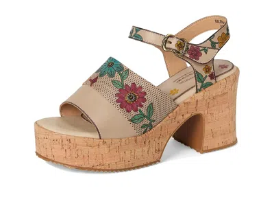 L'artiste By Spring Step Halena In White
