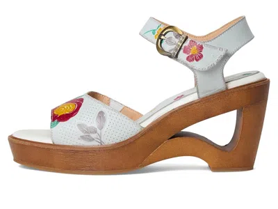 L'artiste By Spring Step Coolchic In White