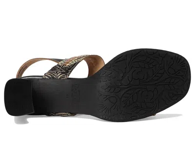 L'artiste By Spring Step Starstud In Black