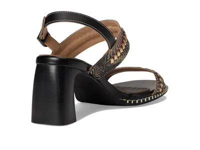 L'artiste By Spring Step Starstud In Black