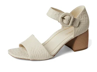 Vionic Chardonnay Strappy Sandals In White
