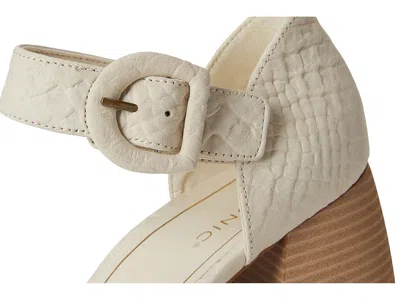 Vionic Chardonnay Strappy Sandals In White