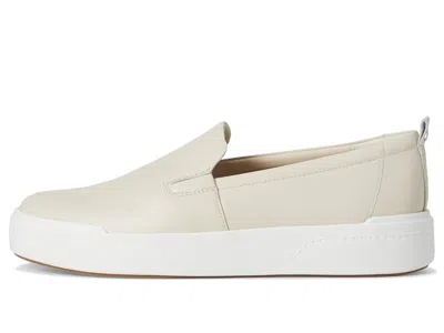 Vionic Carson Slip On Shoes In White