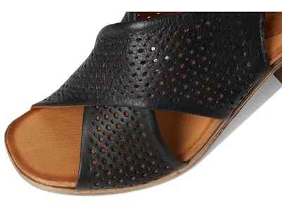 Spring Step Luanca In Black