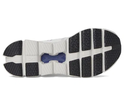 On Cloud X 4 In Gray